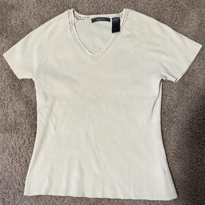 Liz Claiborne Cream Short Sleeve Tee